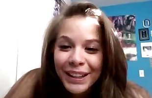 skinny brunette Tiener pesten Op Webcam